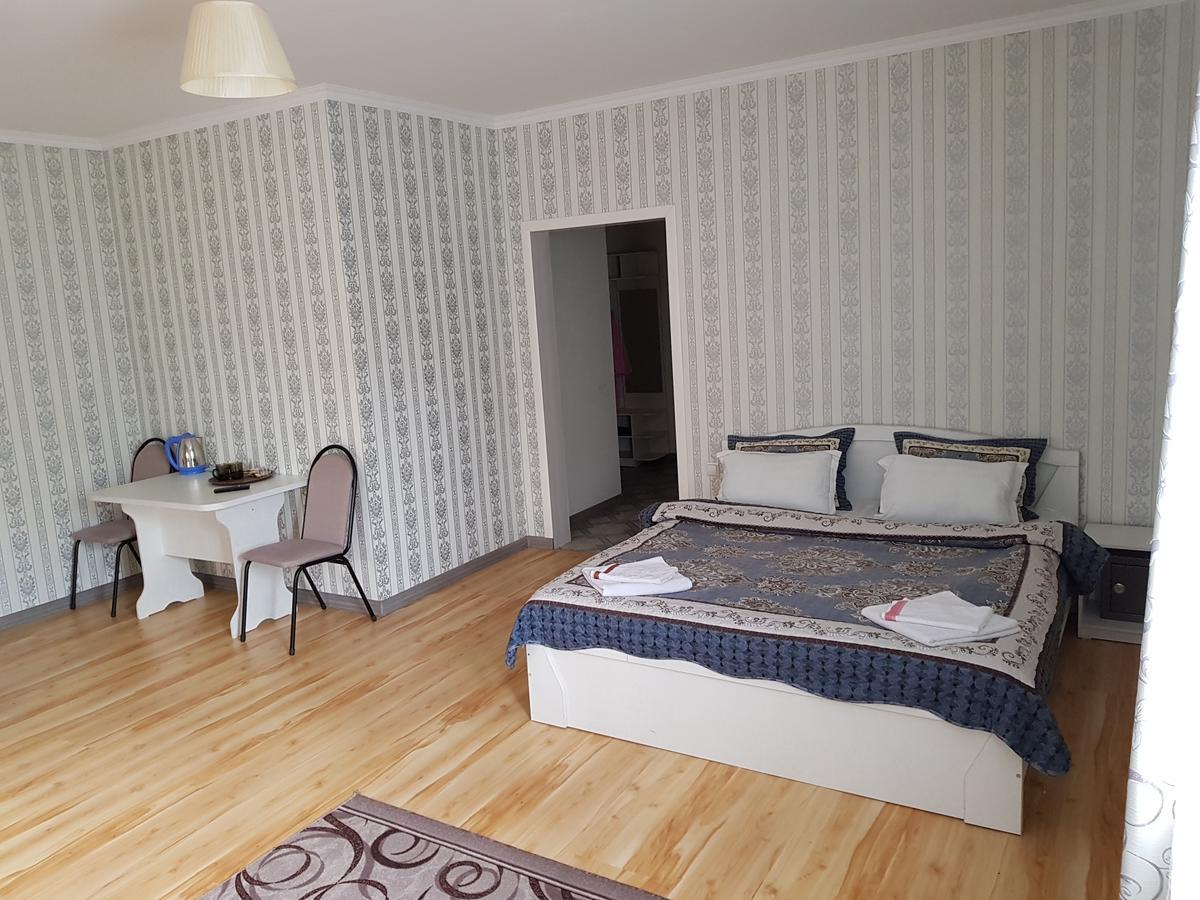 Mini Hotel Leila Алматы Экстерьер фото